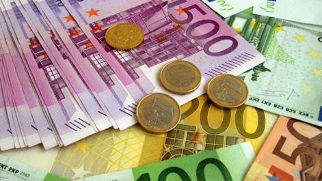 money_euro_banknotes_coins_80179_640x360.jpg